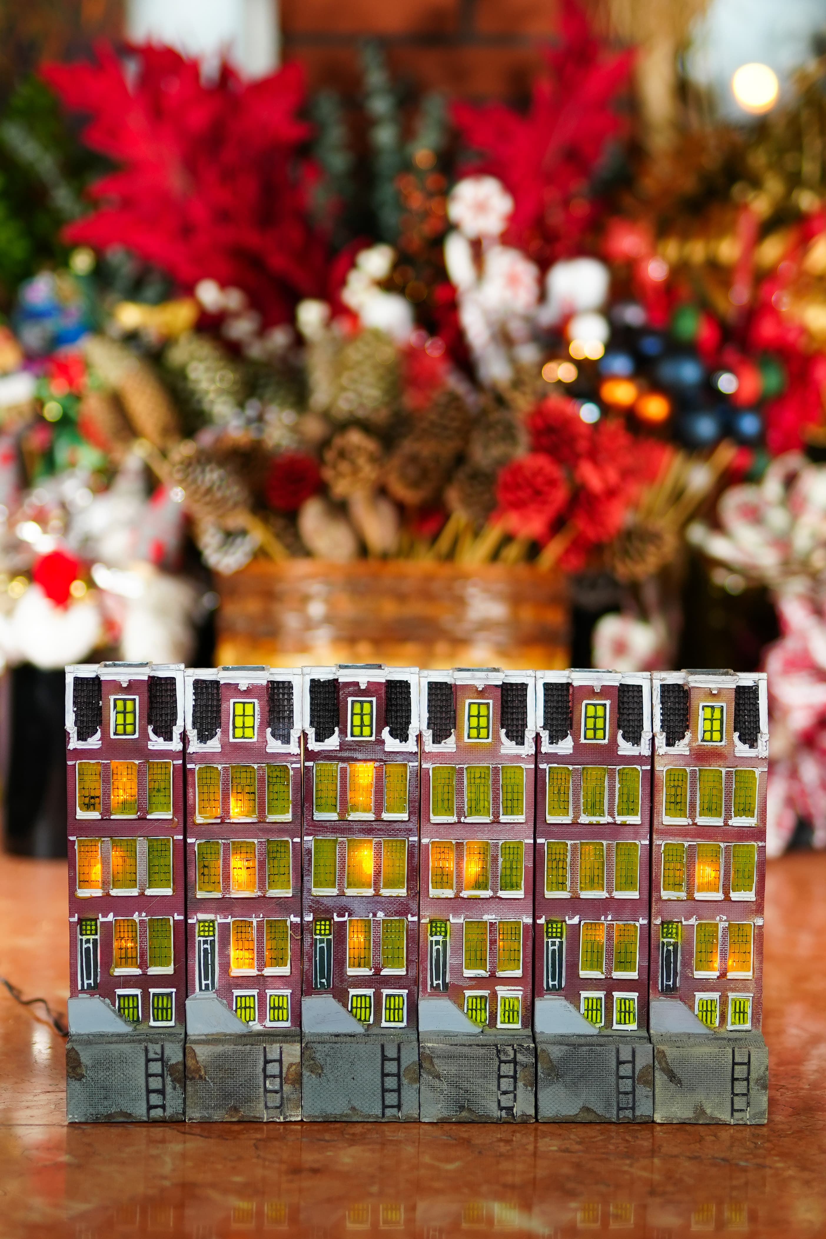 Amsterdam Evleri Işıklı Yılbaşı Dekoru 