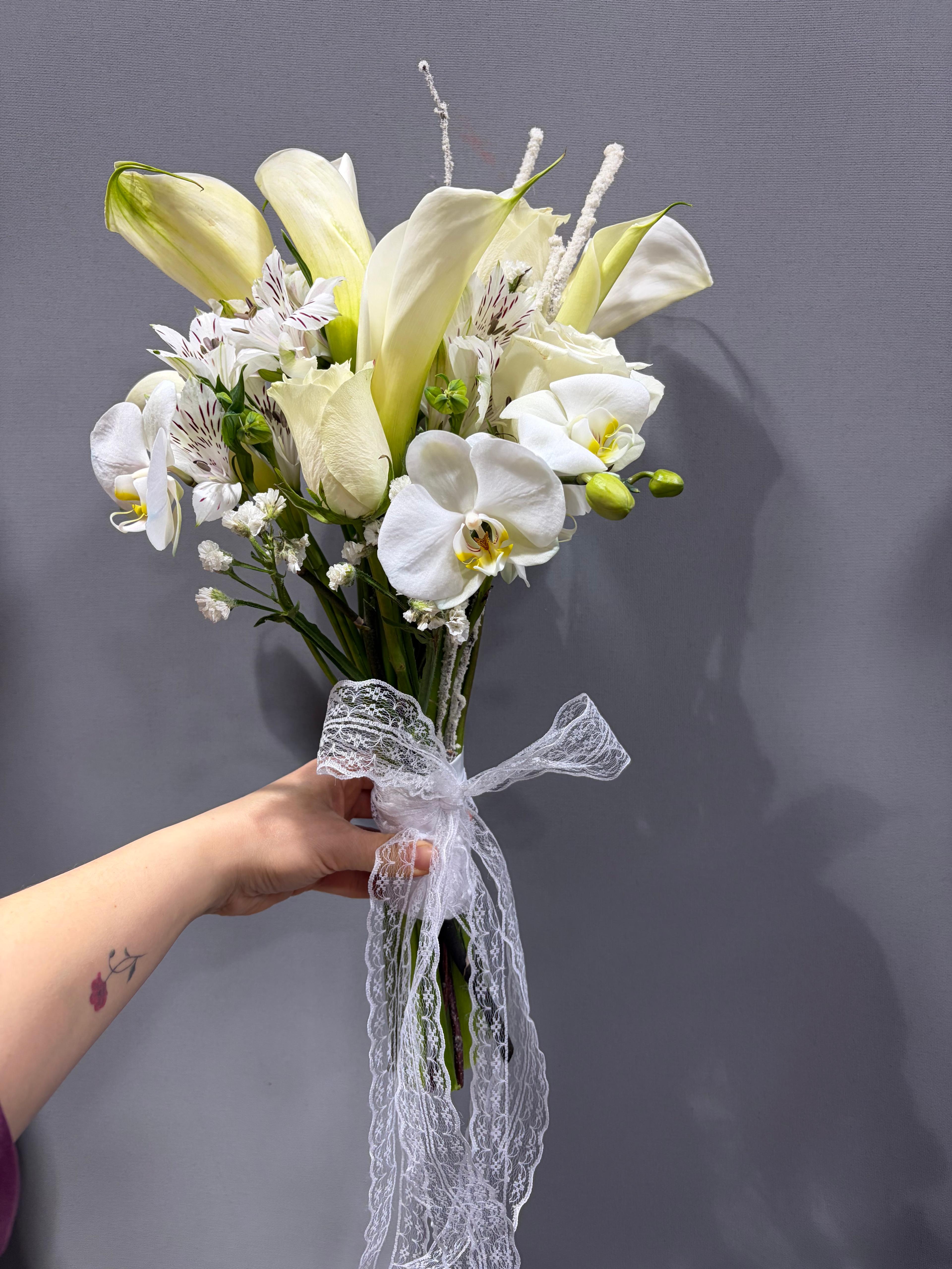 Gala Orkide & Astomeria | SESTRA FLORAL Signature Collection