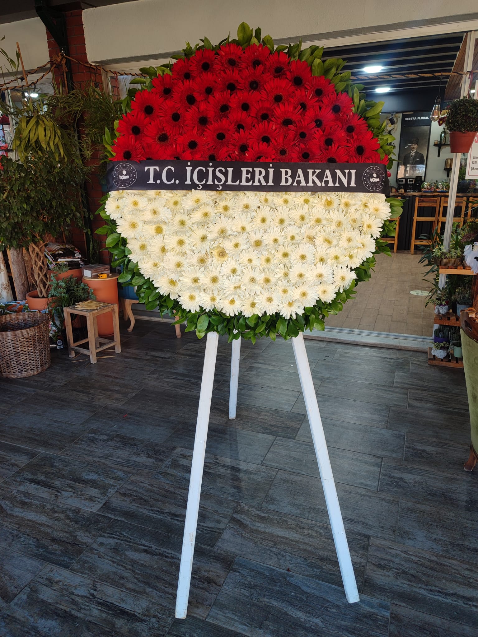 PROTOKOL KIRMIZI BEYAZ GERBERA CENAZE ÇELENGİ